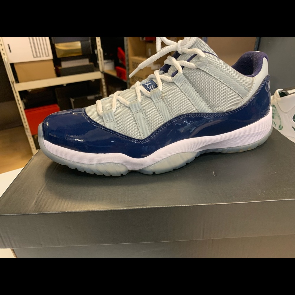 Air Jordan 11 Low Georgetown VNDS